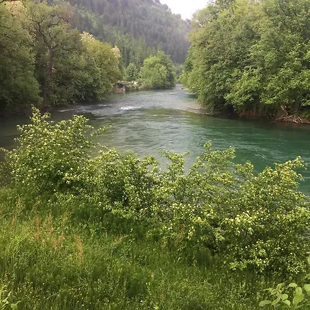 Vikendica Una Tatil Evi *